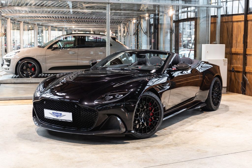 Aston Martin DBS 2025