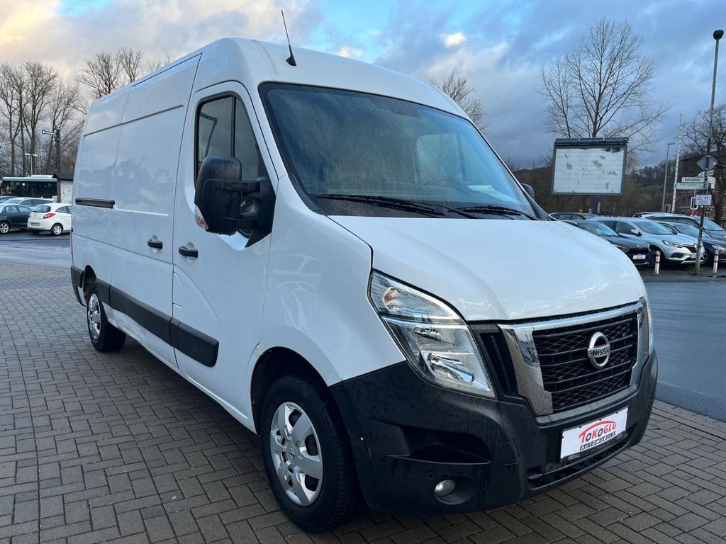 Nissan NV400 2021