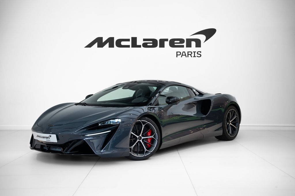 McLaren Artura 2024