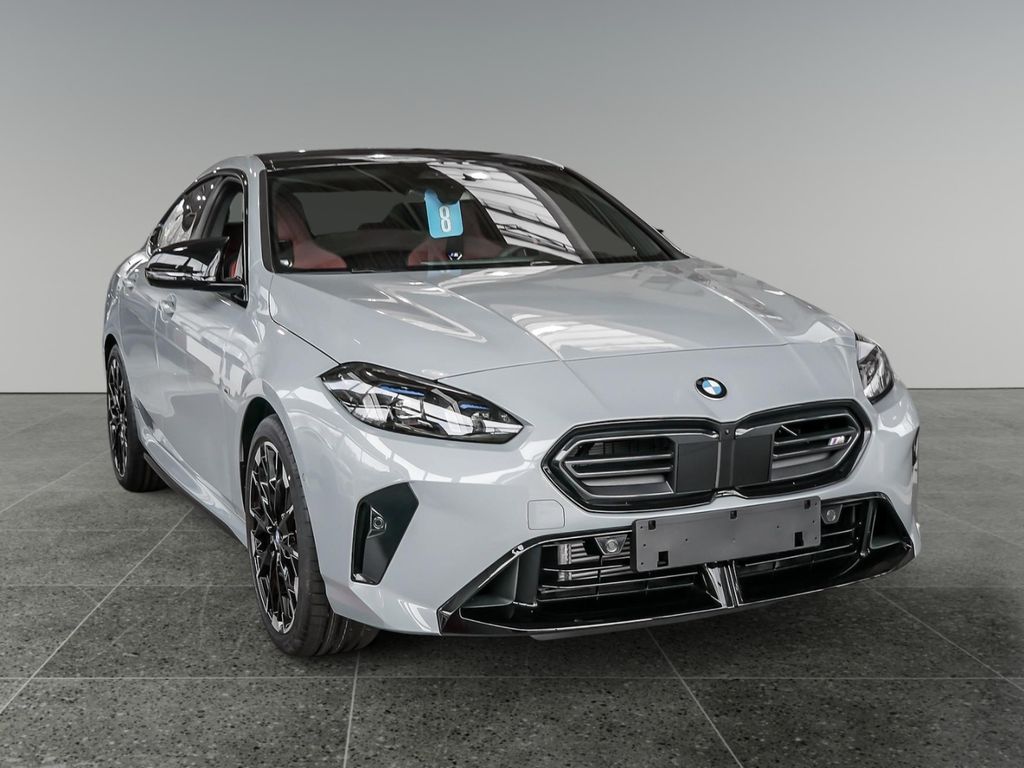 BMW M235