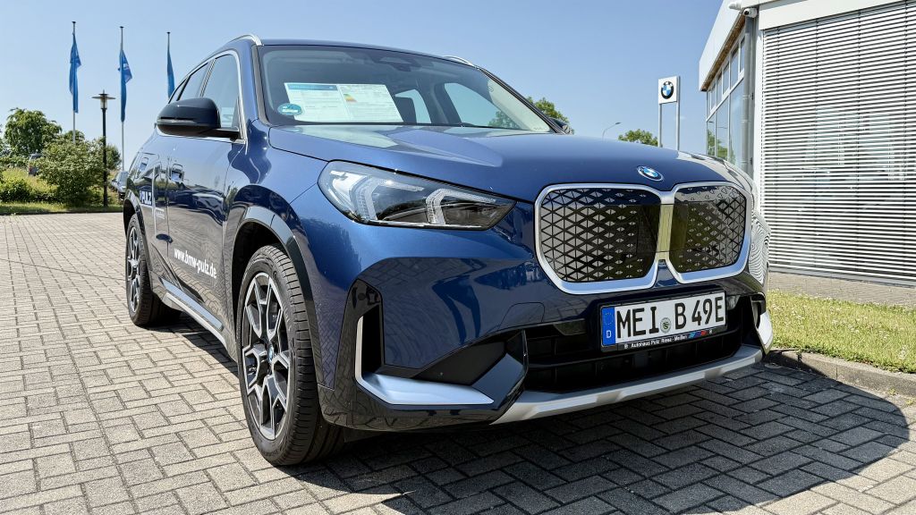 BMW iX1 2023