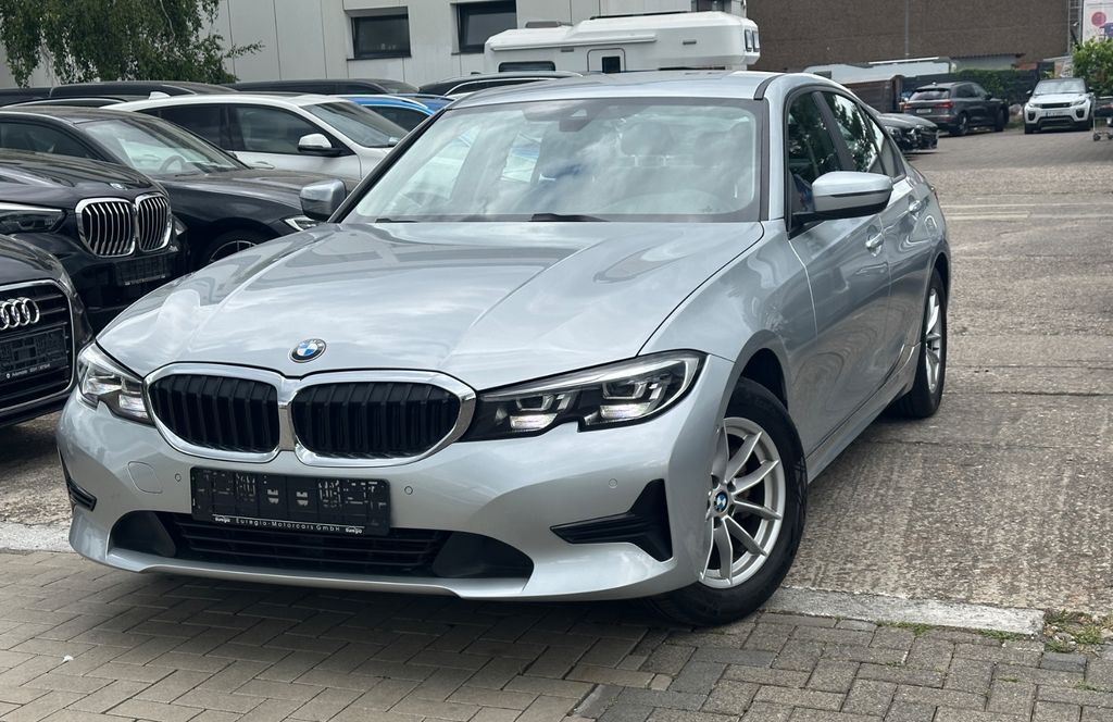 BMW 318 2021