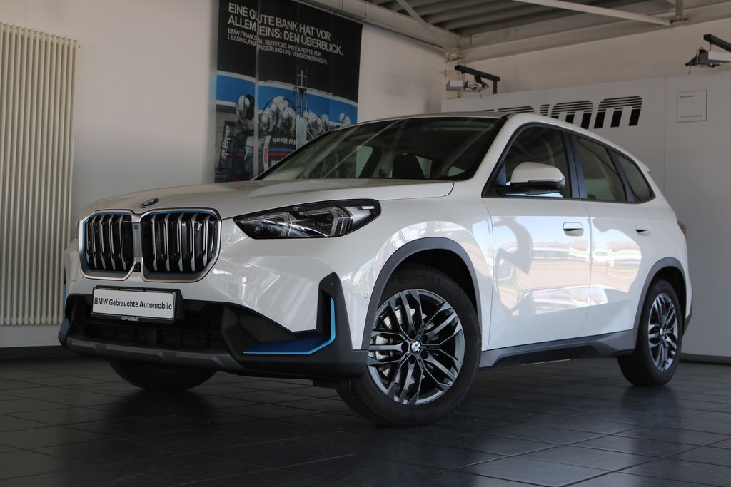 BMW iX1 2023