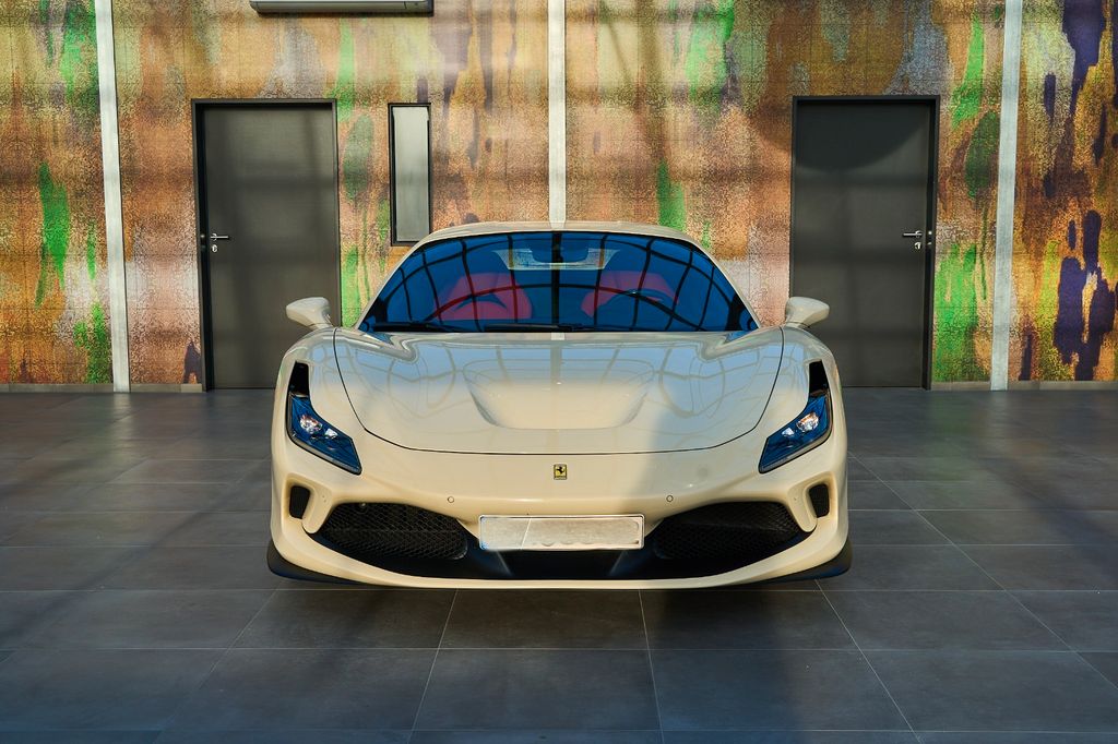 Ferrari F8 2021