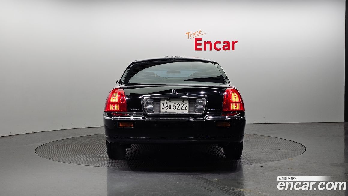 Lincoln Town Car 2008