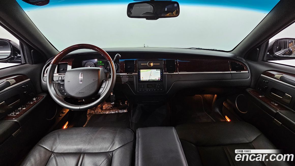 Lincoln Town Car 2008