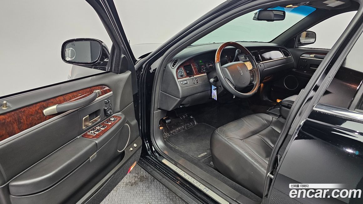Lincoln Town Car 2008