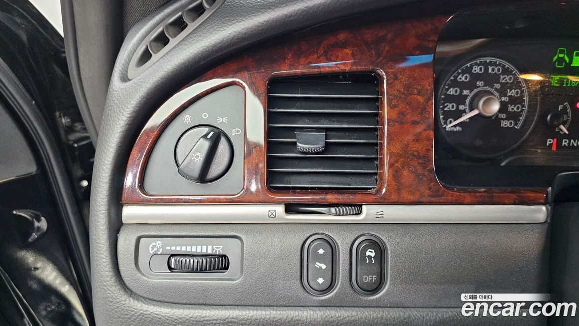 Lincoln Town Car 2008