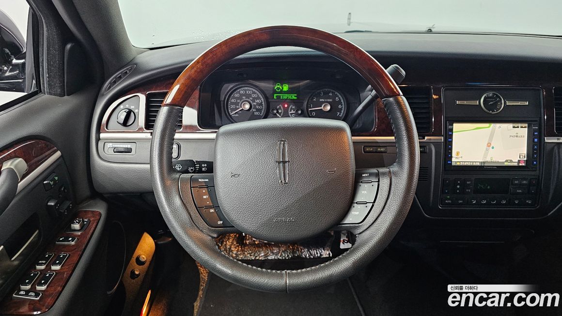 Lincoln Town Car 2008