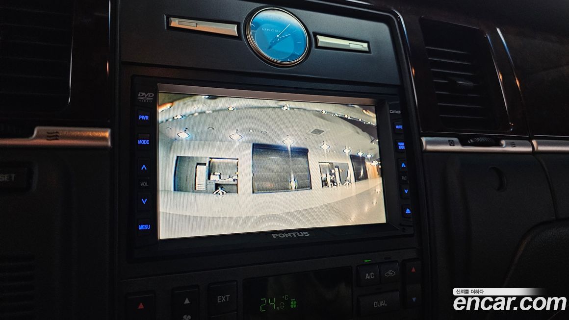 Lincoln Town Car 2008