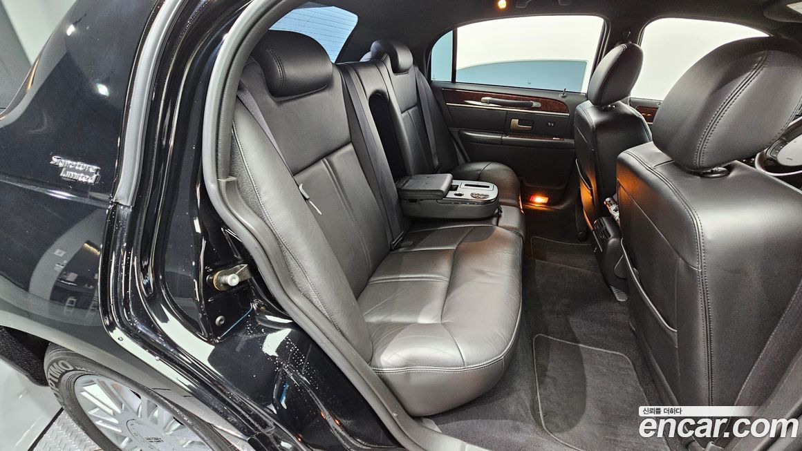 Lincoln Town Car 2008