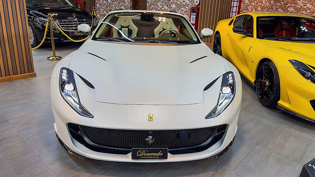 Ferrari 812 2022