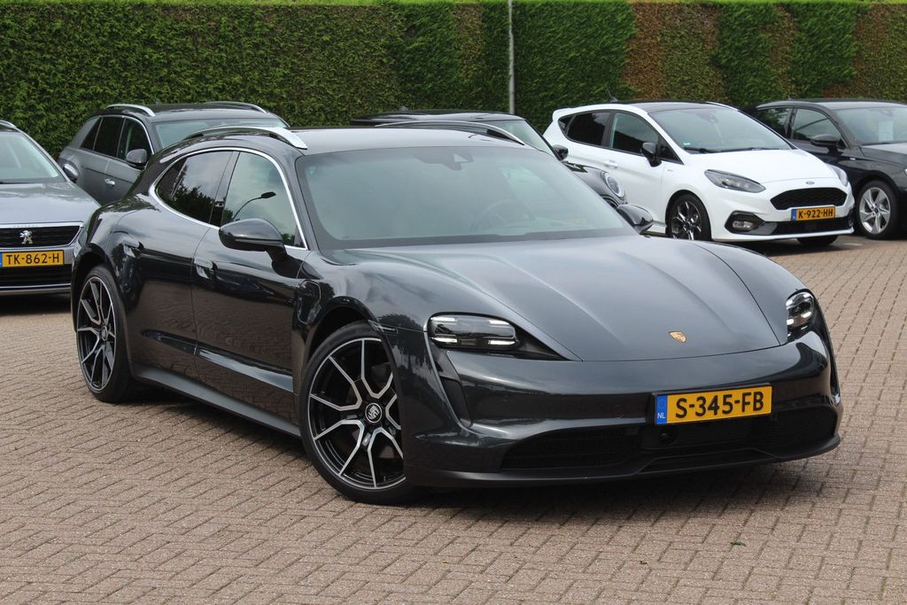 Porsche Taycan 2023