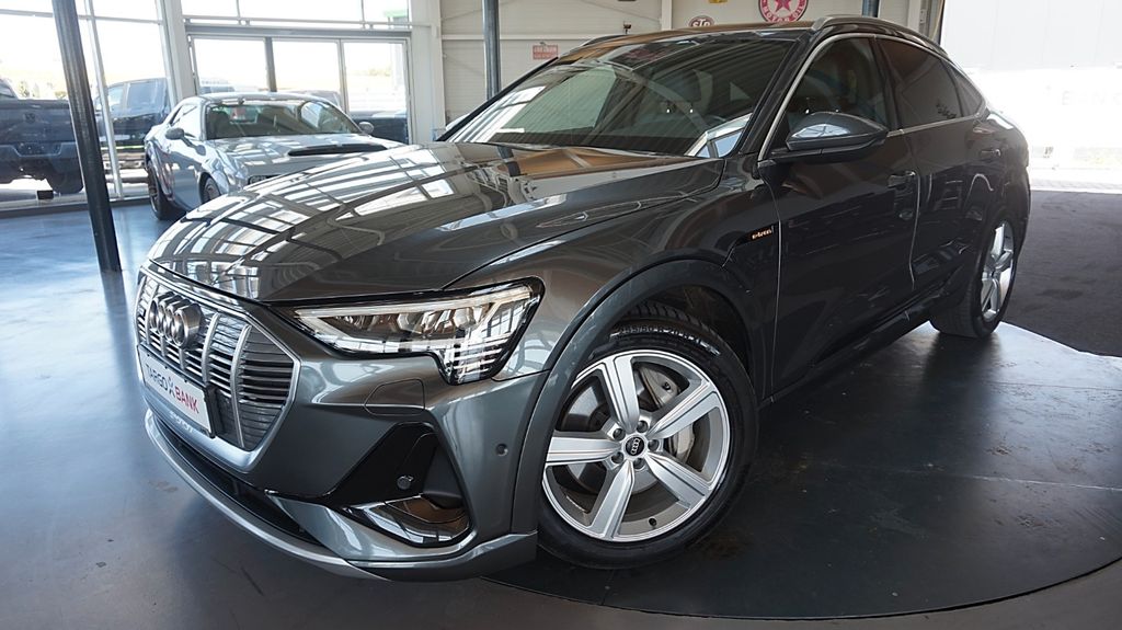 Audi e-tron 2022