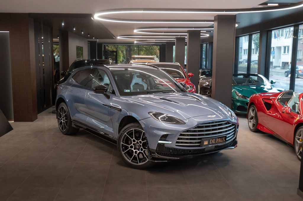 Aston Martin DBX 2023