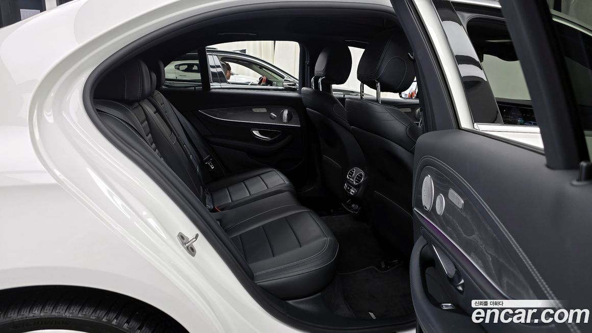 Mercedes-Benz E-Class 2021