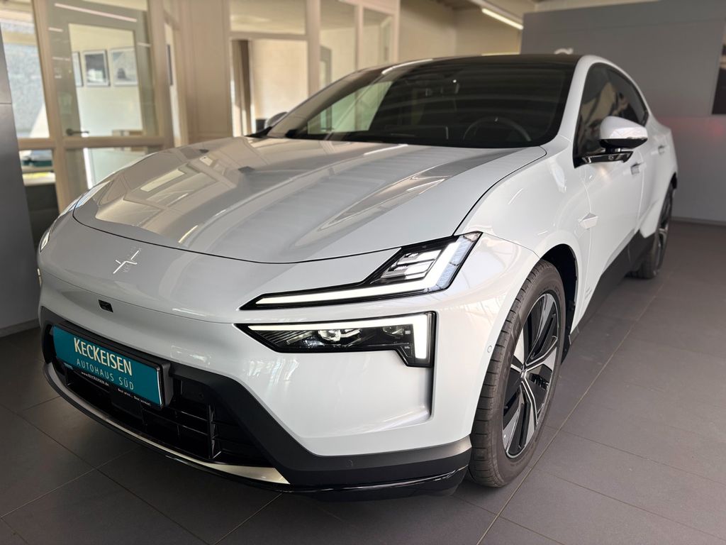 Polestar 4 2025