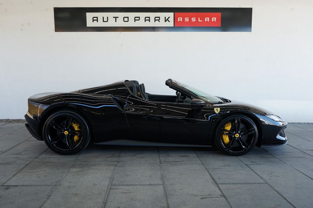 Ferrari 296 GTS 2025