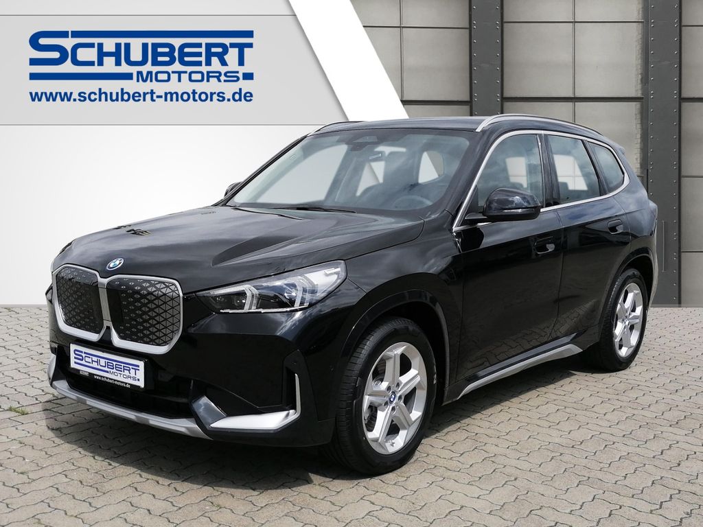 BMW iX1