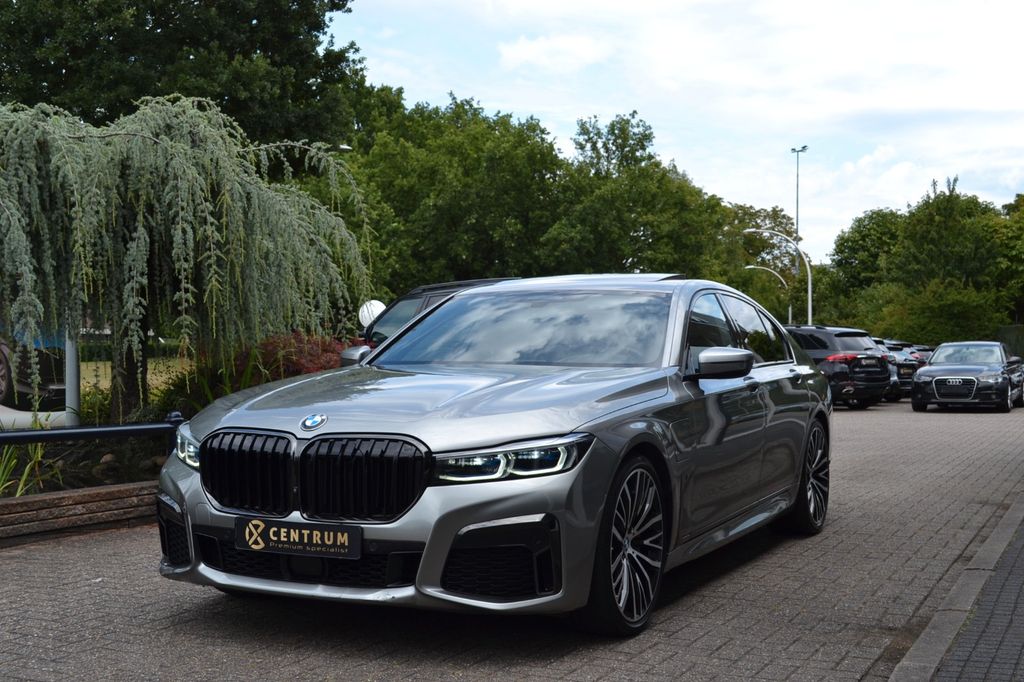 BMW 745 2020