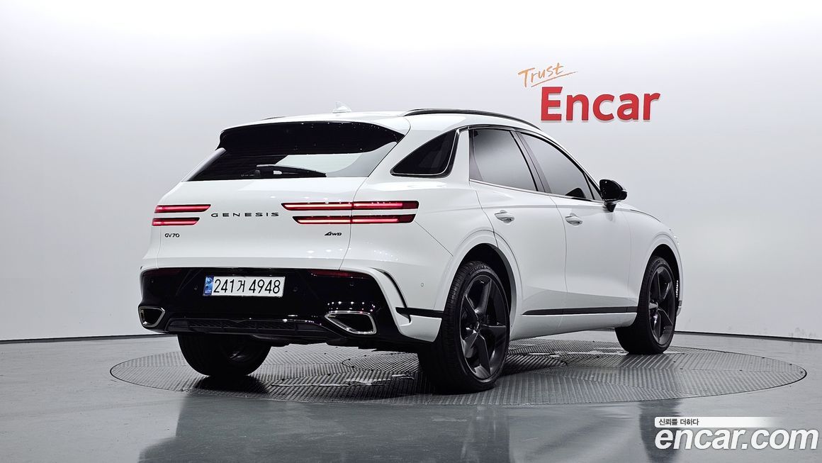 Genesis GV70 2025