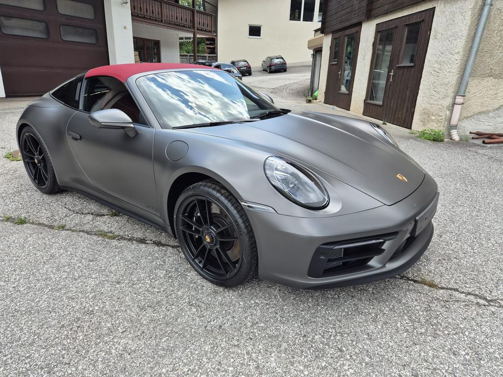 Porsche 992 2025