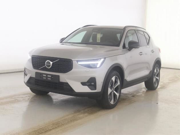 Volvo XC40 2025