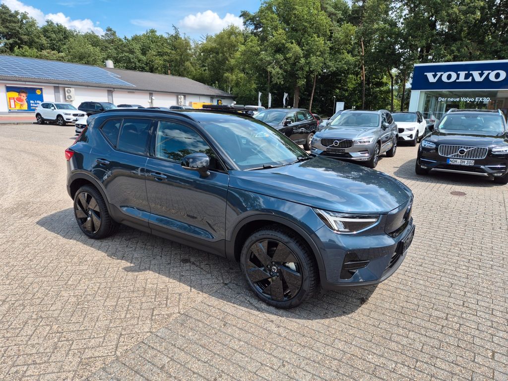 Volvo EX40 2025