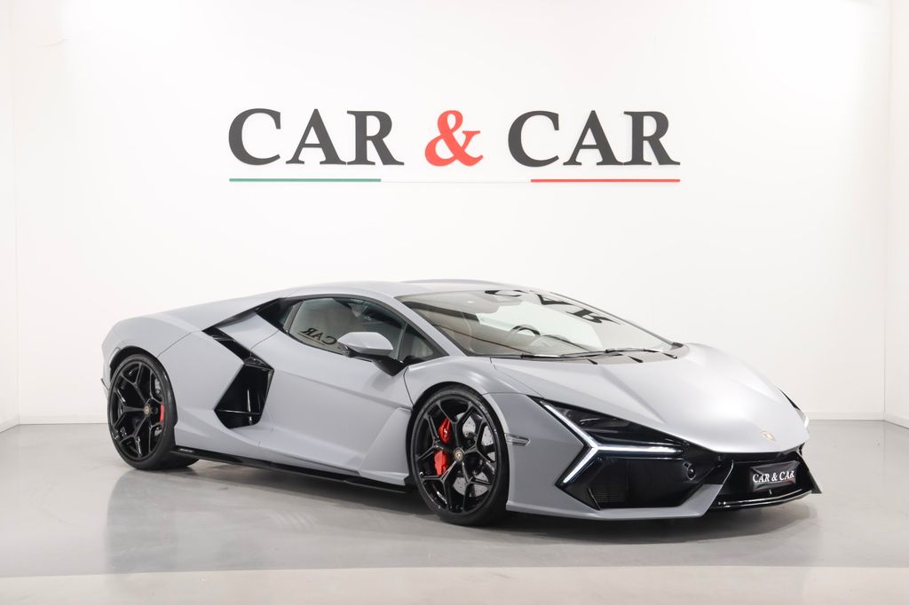 Lamborghini Revuelto 2024