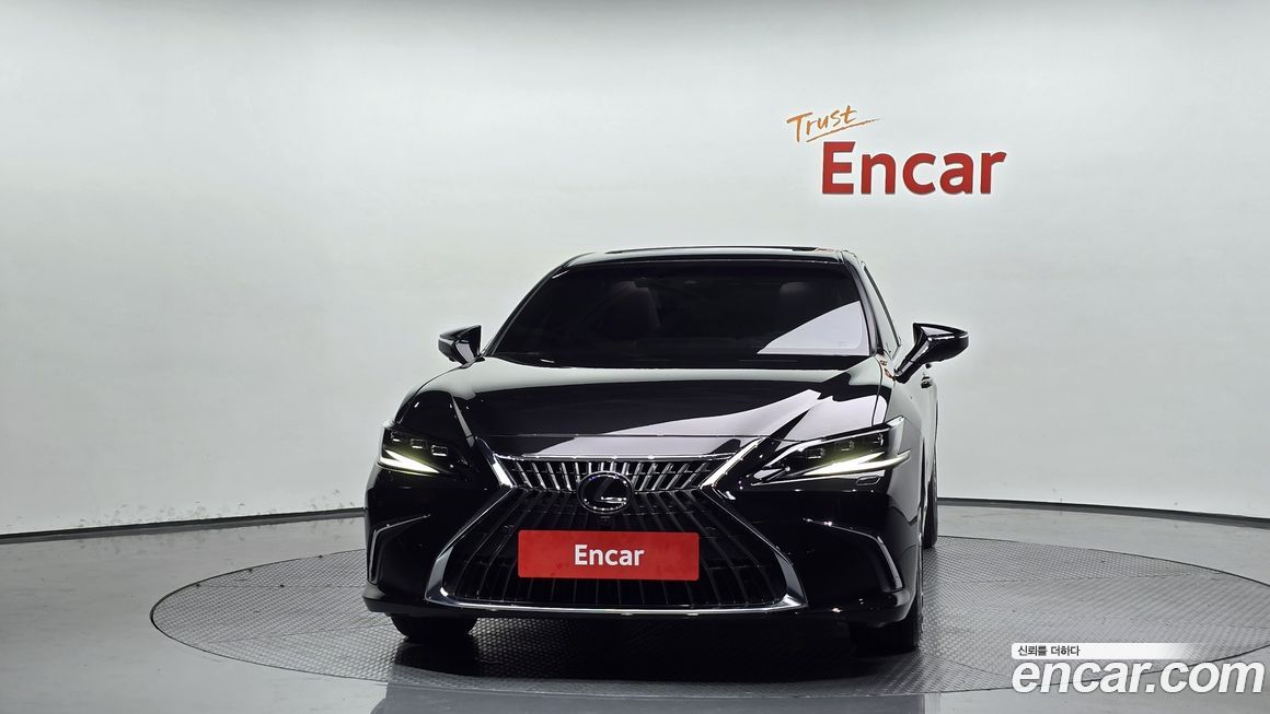 Lexus ES 2023