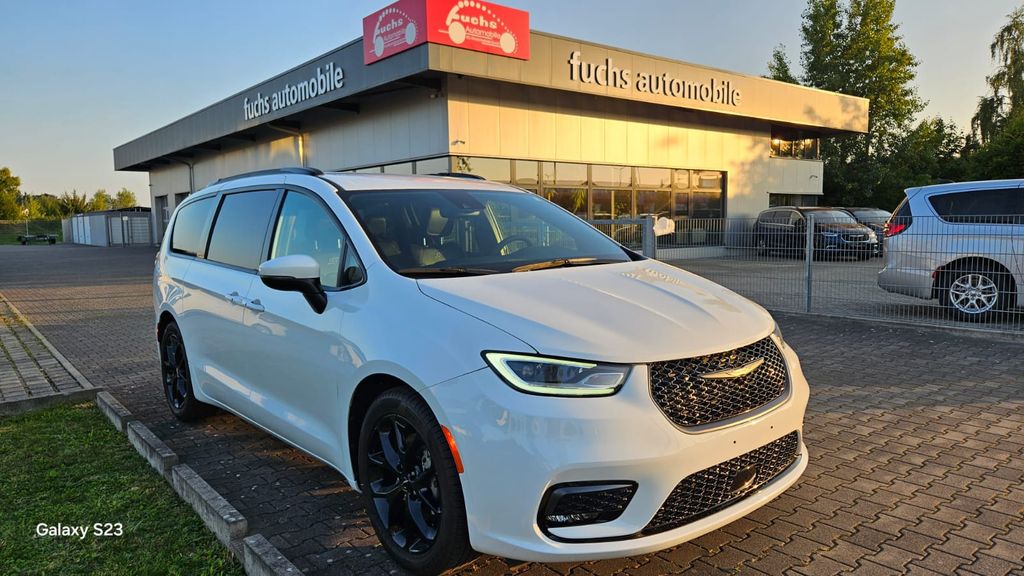 Chrysler Pacifica 2023