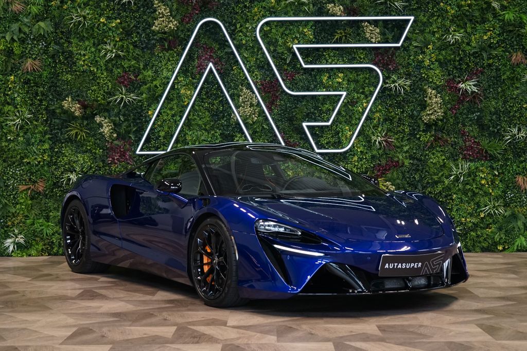 McLaren Artura 2023