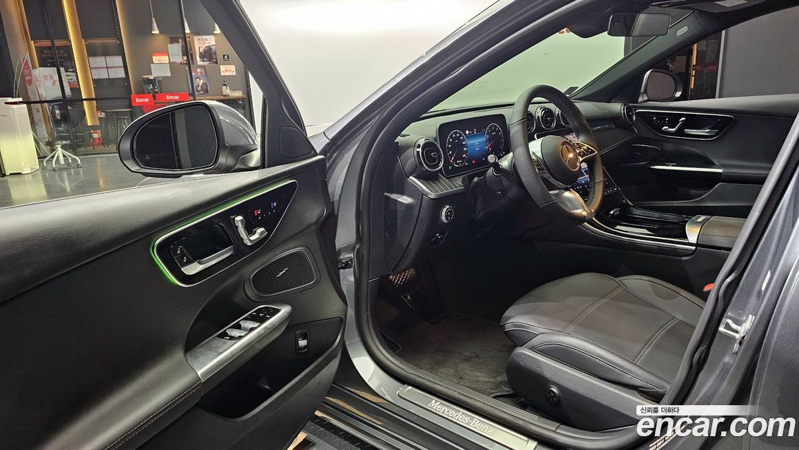 Mercedes-Benz C-Class 2024