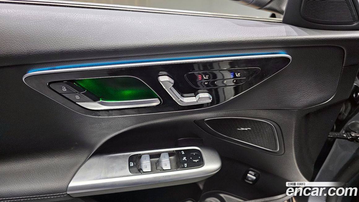 Mercedes-Benz C-Class 2024