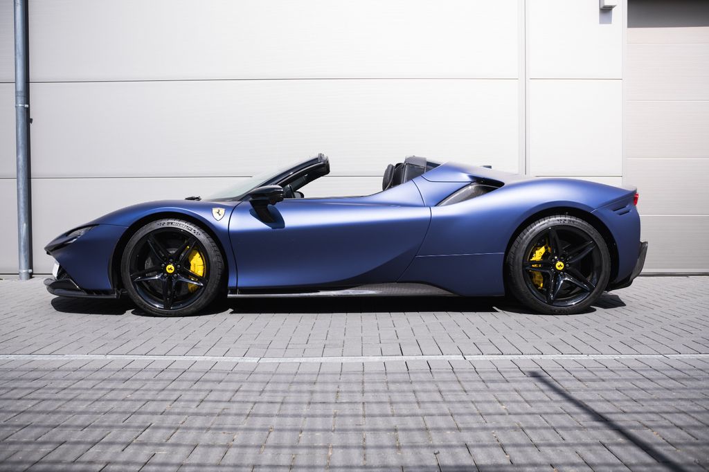 Ferrari SF90 2024