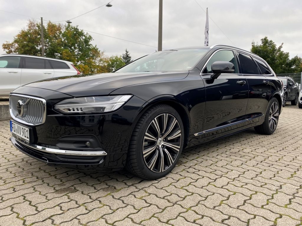 Volvo V90 2025