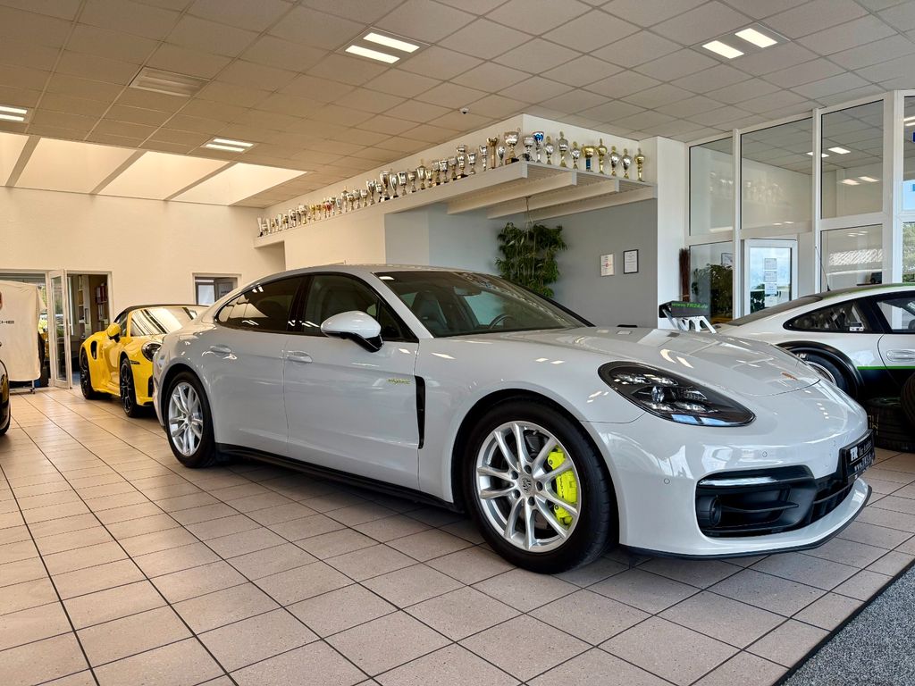 Porsche Panamera 2022