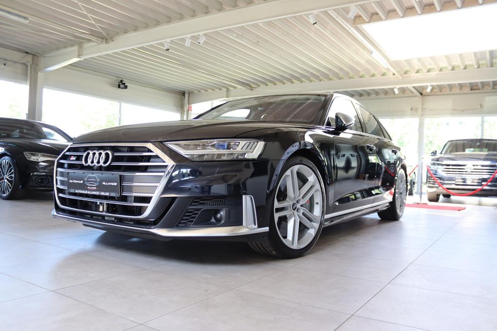 Audi S8 2021