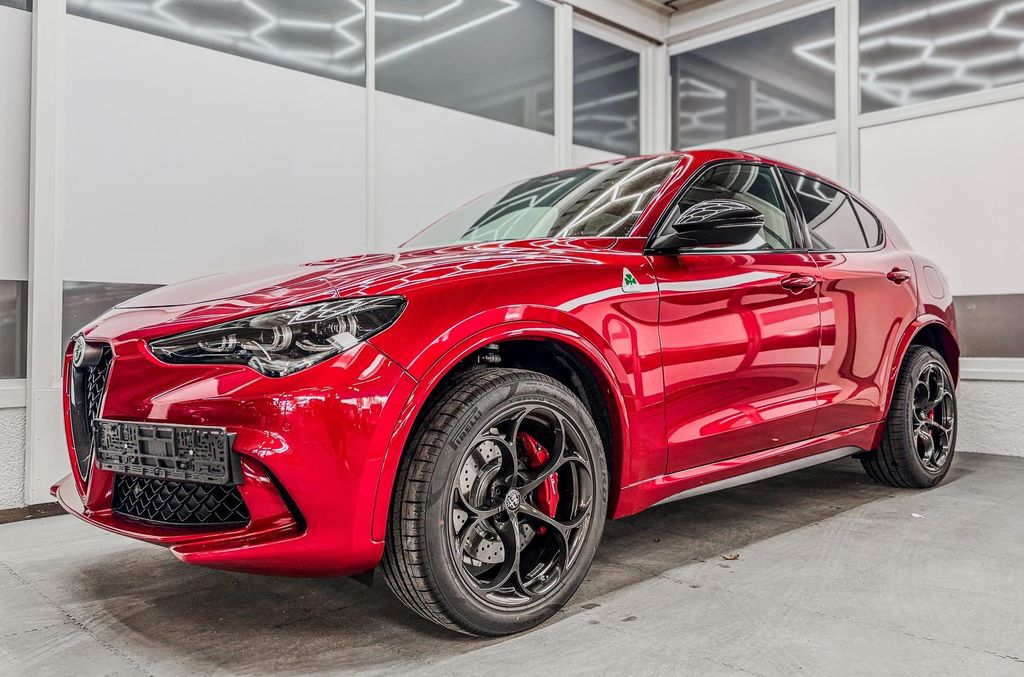 Alfa Romeo Stelvio 2025