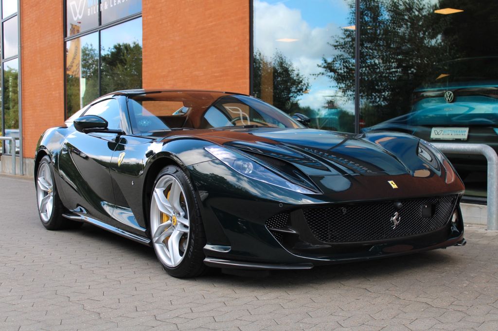Ferrari 812 2023
