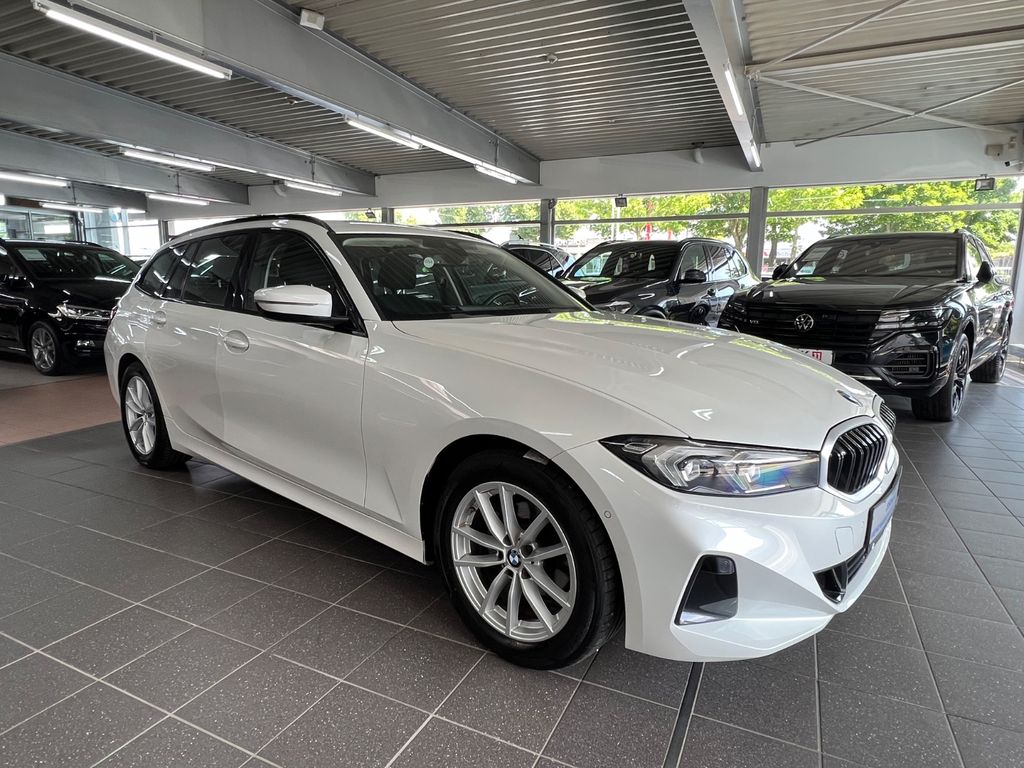 BMW 318 2022