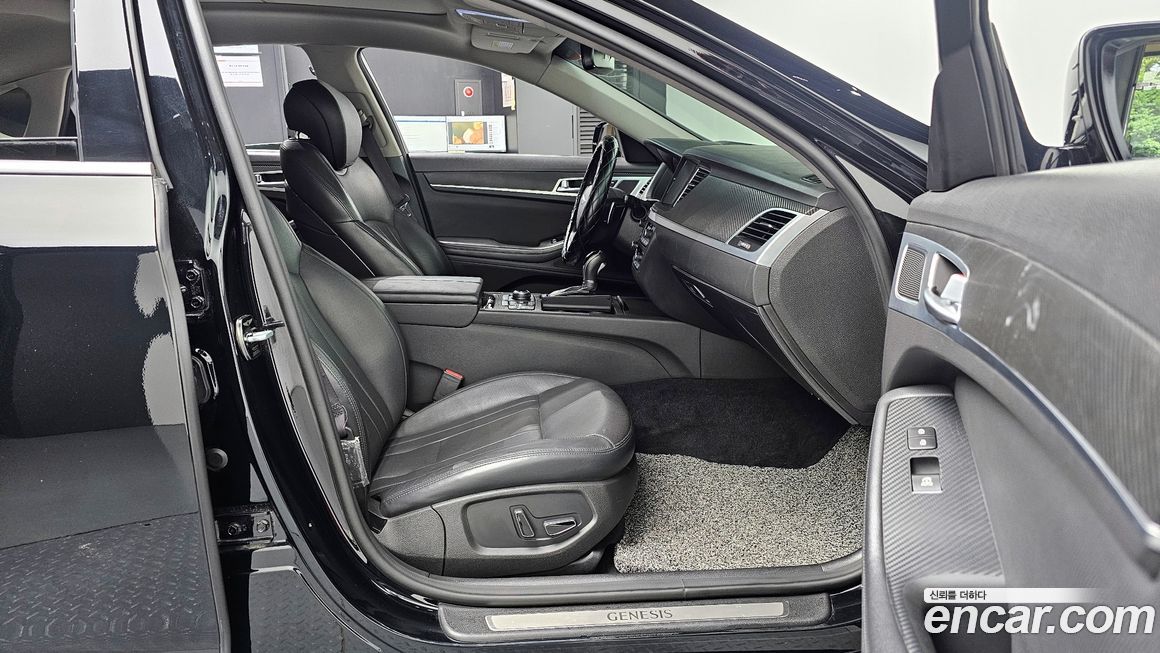 Hyundai Genesis 2014