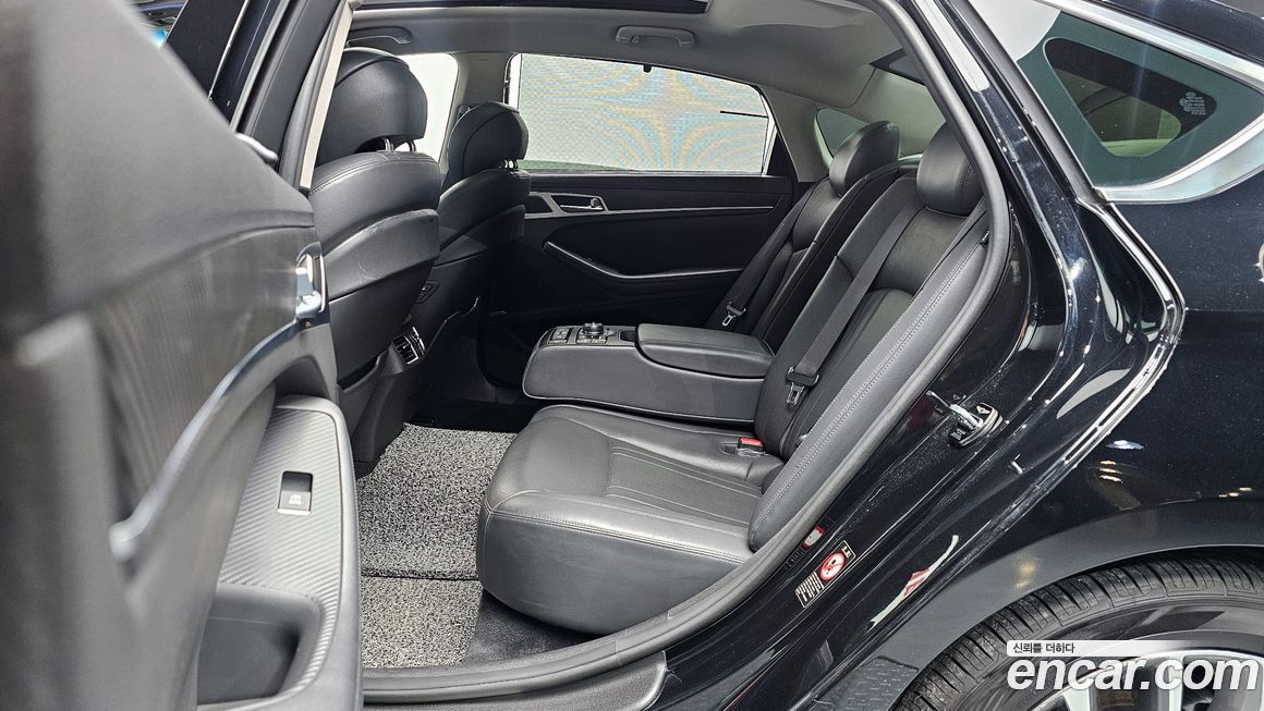 Hyundai Genesis 2014