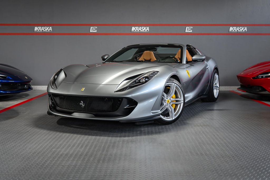 Ferrari 812 2023