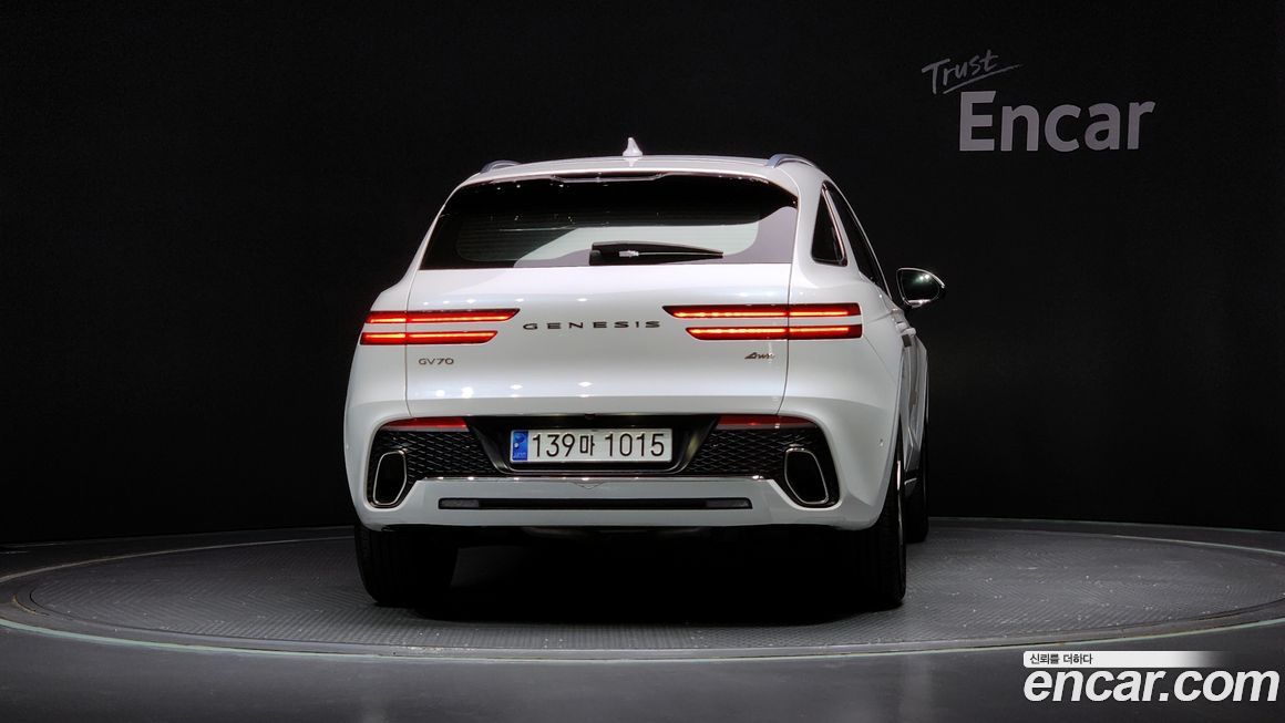 Genesis GV70 2024