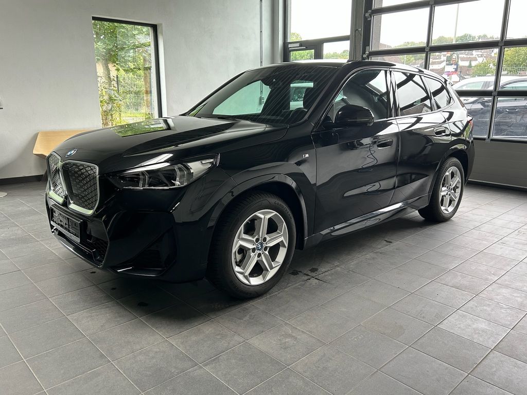BMW iX1 2023