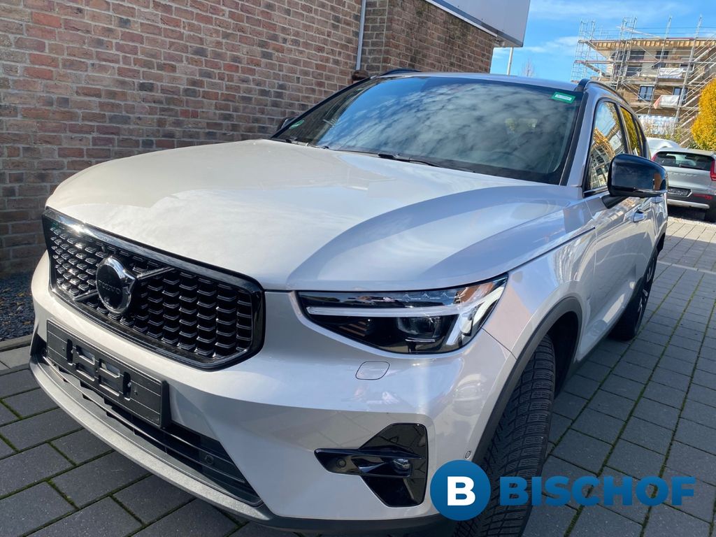 Volvo XC40 2025