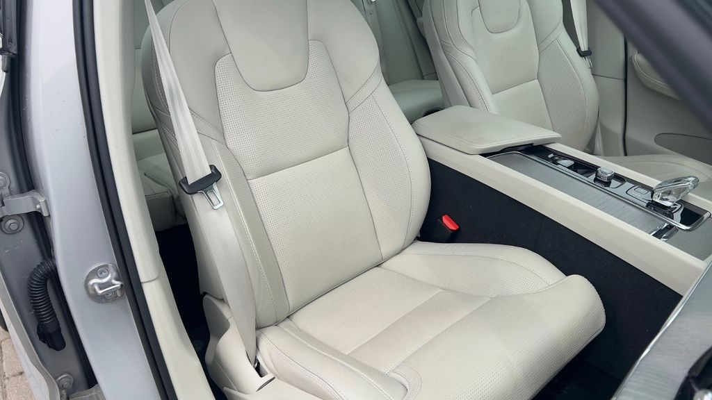 Volvo XC60 2022