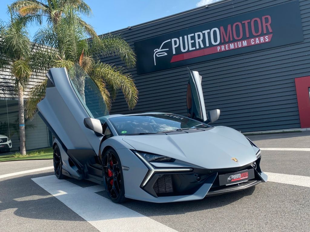 Lamborghini Revuelto 2024
