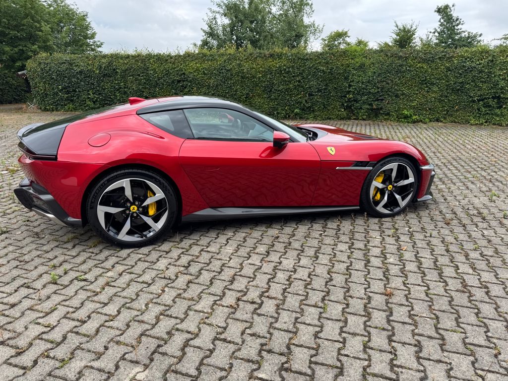 Ferrari 12Cilindri 2025